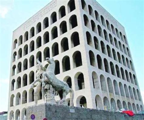 colosseo pubblico fendi|fendi roma mostra roma.